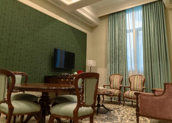 The Monarch Hotel